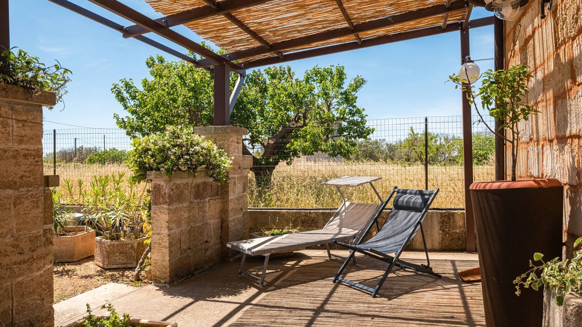 Vitigliano Apartment | Apartment 'C H Terra' with Private Terrace, Wi-Fi and Air Conditioning