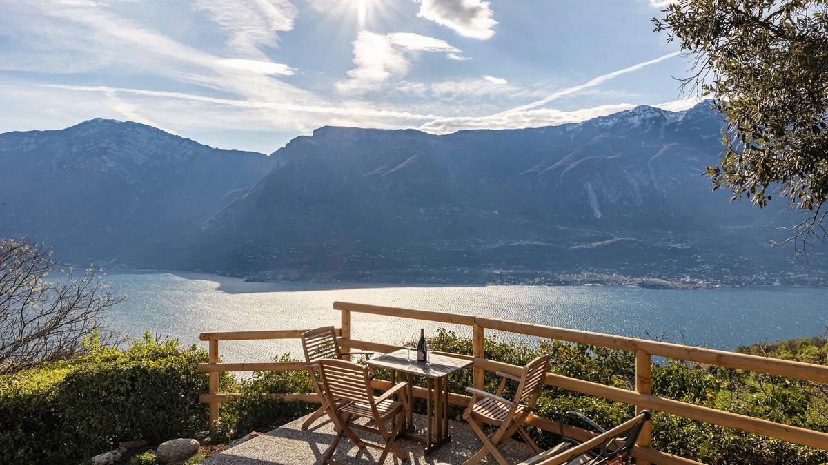 Tremosine Apartment | Apartment 'Casa Bepi' with Lake View, Private Terrace and Wi-Fi