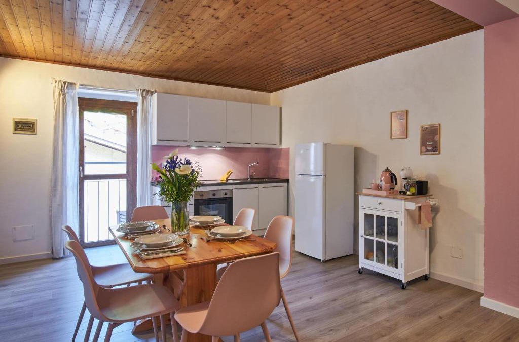Claino Con Osteno Apartment | Apartment Ca' Dolce Osteno by Interhome
