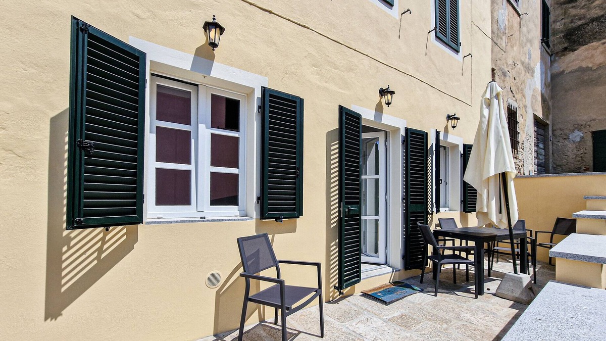 Marina di Campo Apartment | Apartment 'Campo City Center' with Private Terrace, Balcony and Air Conditioning