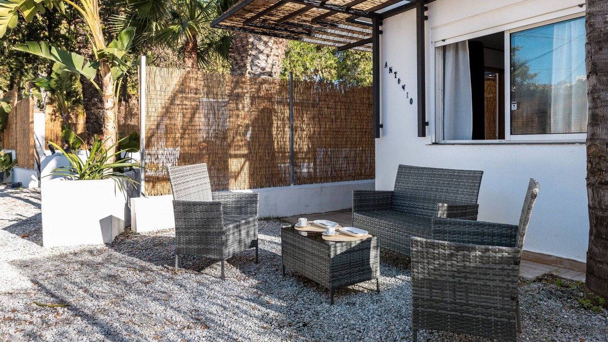 Almayate Bajo Apartment | Apartment 'Casa 3' with Beach View, Wi-Fi and Air Conditioning