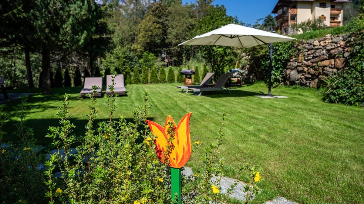 Celledizzo Apartment | Apartment 'Casa Ai Laresi 2' with Private Garden and Wi-Fi