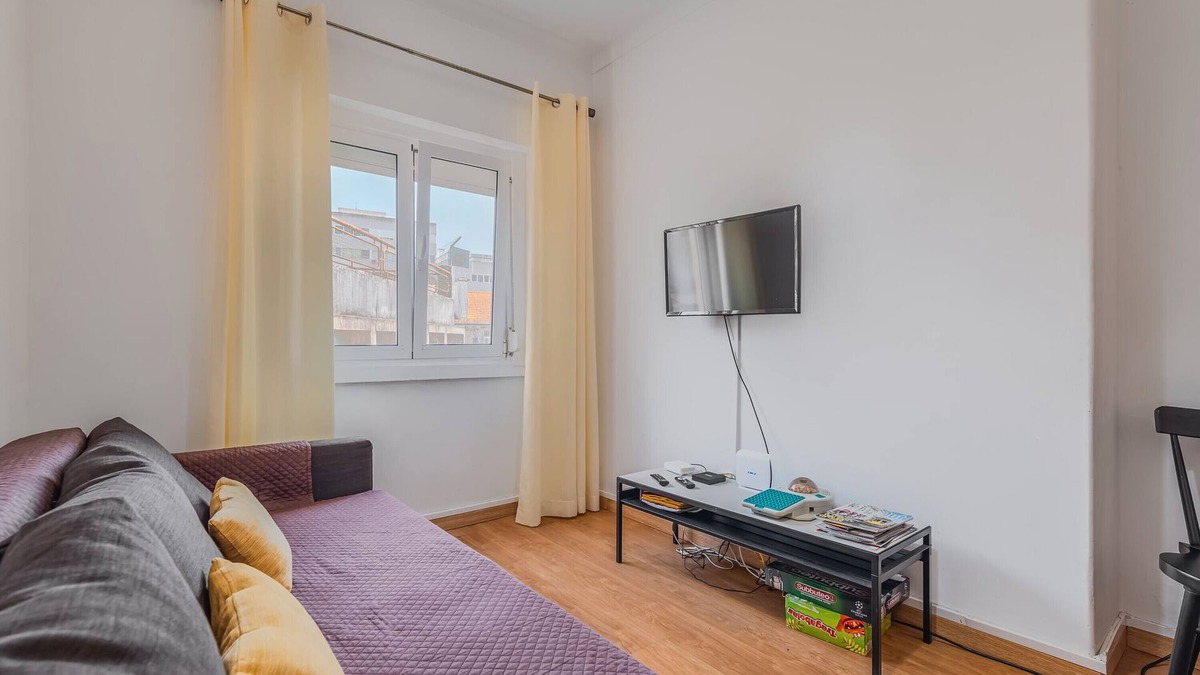 Cova da Piedade Apartment | Apartment 'Casa Do Pedro - Lisbon South Bay' with Private Garden and Wi-Fi