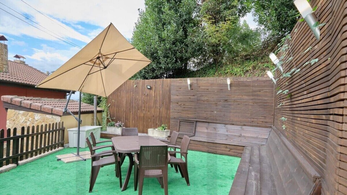 Lugo de Llanera Apartment | Apartment Casa Paisán - mountain view