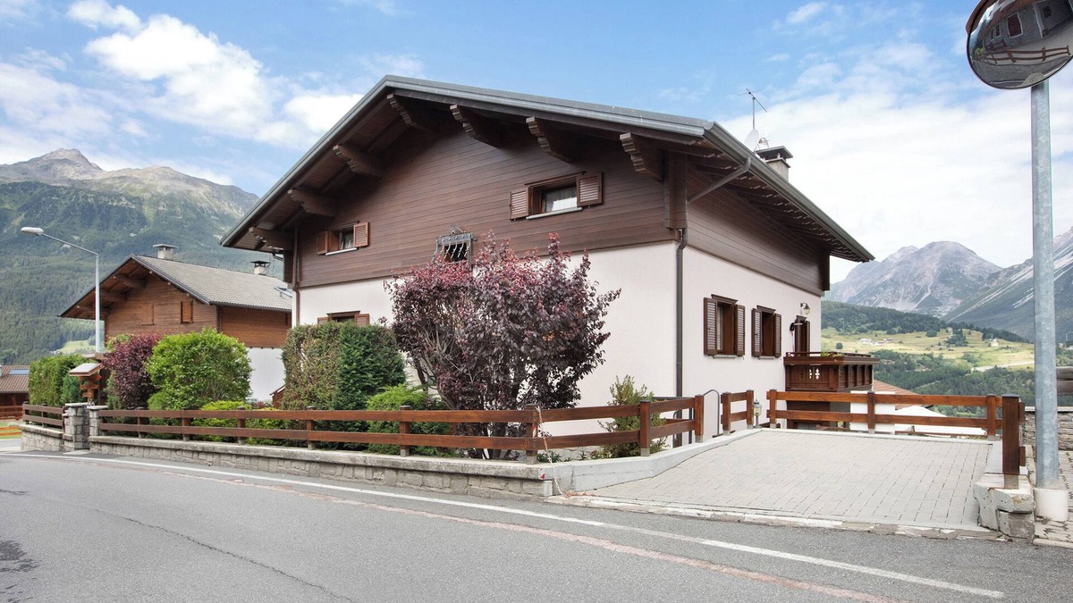 Valdisotto Apartment | Apartment 'Casa Grafa Bormio' with Mountain View, Shared Garden & Wi-Fi