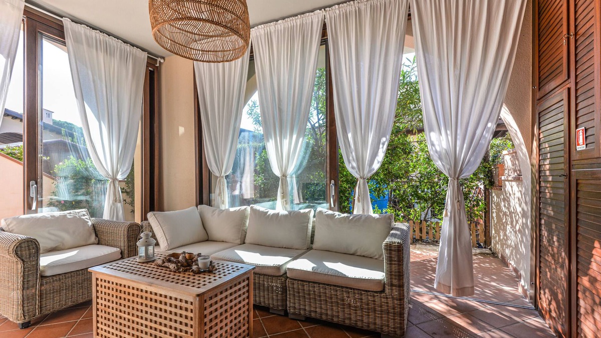 Marina di Campo Apartment | Apartment 'Casa Eucalipto' close to the Beach with Garden & A/C