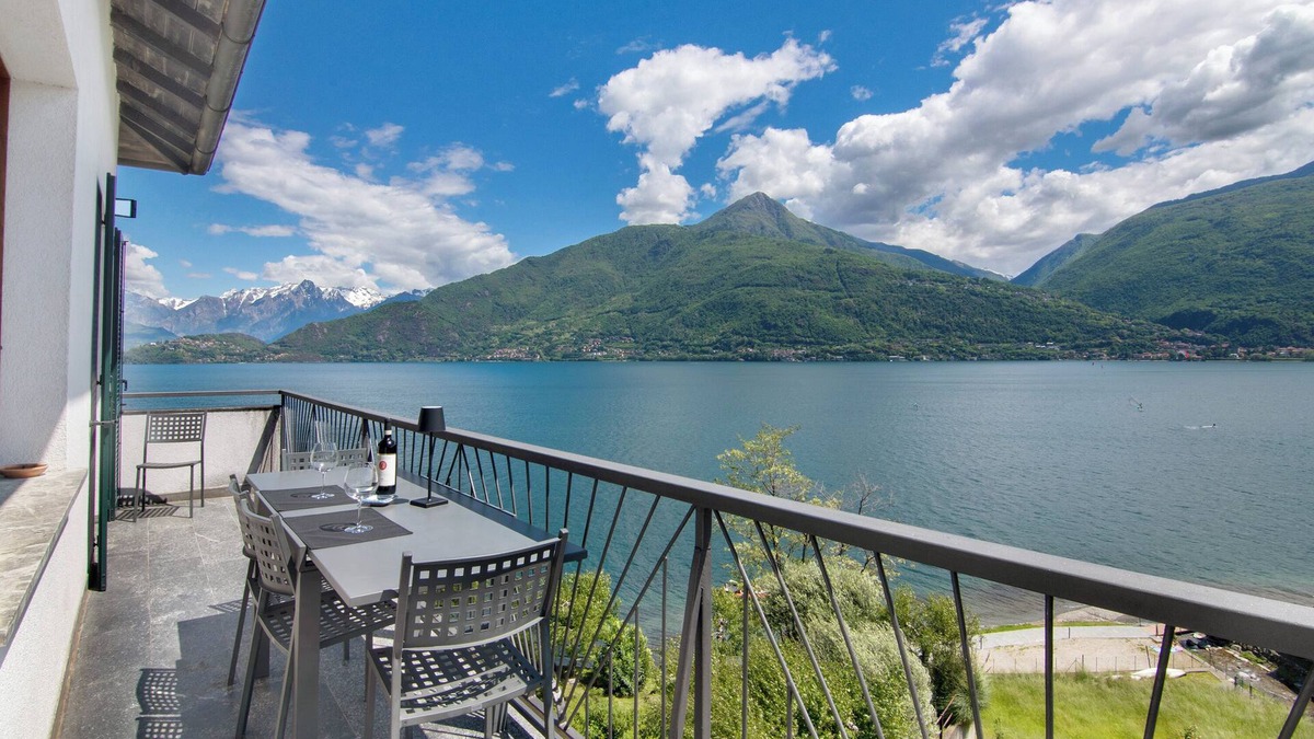 Vignola Apartment | Apartment 'Casa Vacanza Guattini' with Lake View, Balcony and Wi-Fi