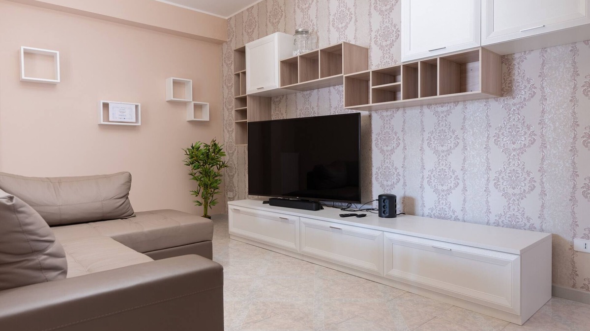 Pulsano Apartment | Apartment 'Casa Vacanze Francesco' with Balcony, Wi-Fi and Air Conditioning