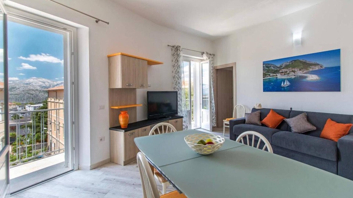 Dorgali Apartment | Apartment Castula with Mountain View, Balcony, A/C & Wi-Fi