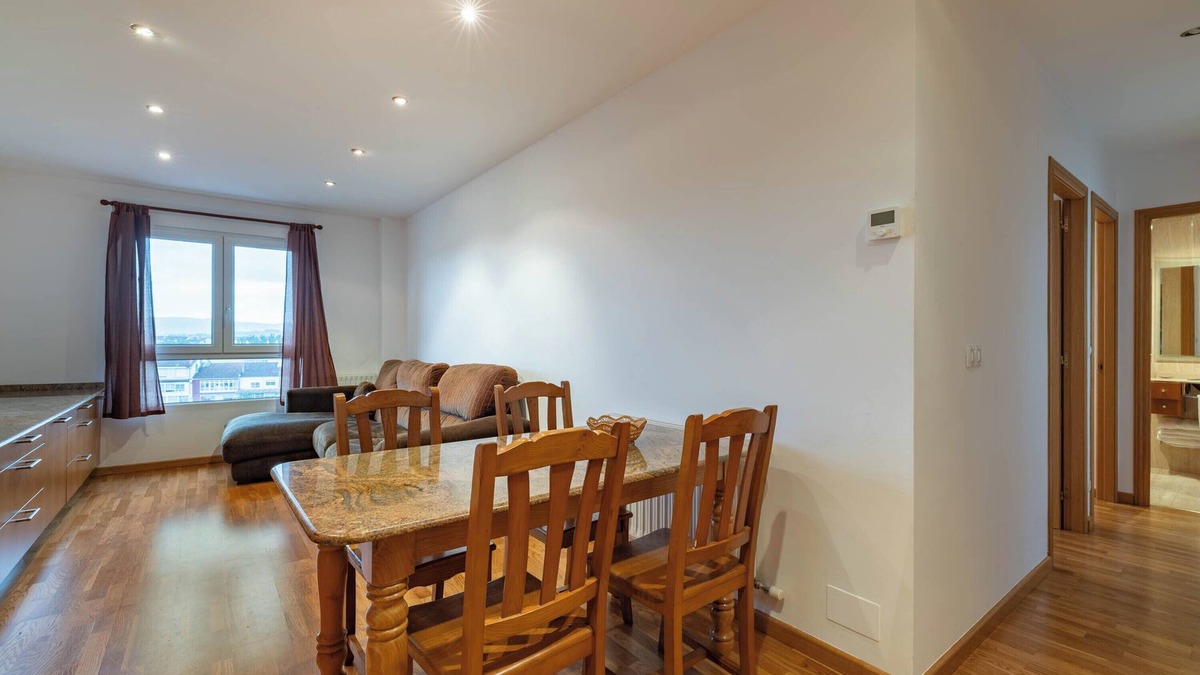 Monforte de Lemos Apartment | Apartment 'Celso Emilio Ferreiro' with Wi-Fi