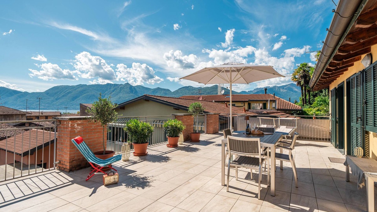 Luino Apartment | Apartment 'Central Penthouse Luino' with Lake View, Private Terrace and Wi-Fi
