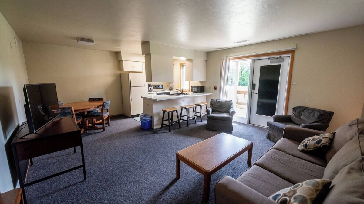 Plymouth Apartment | Apartment Centrally Located