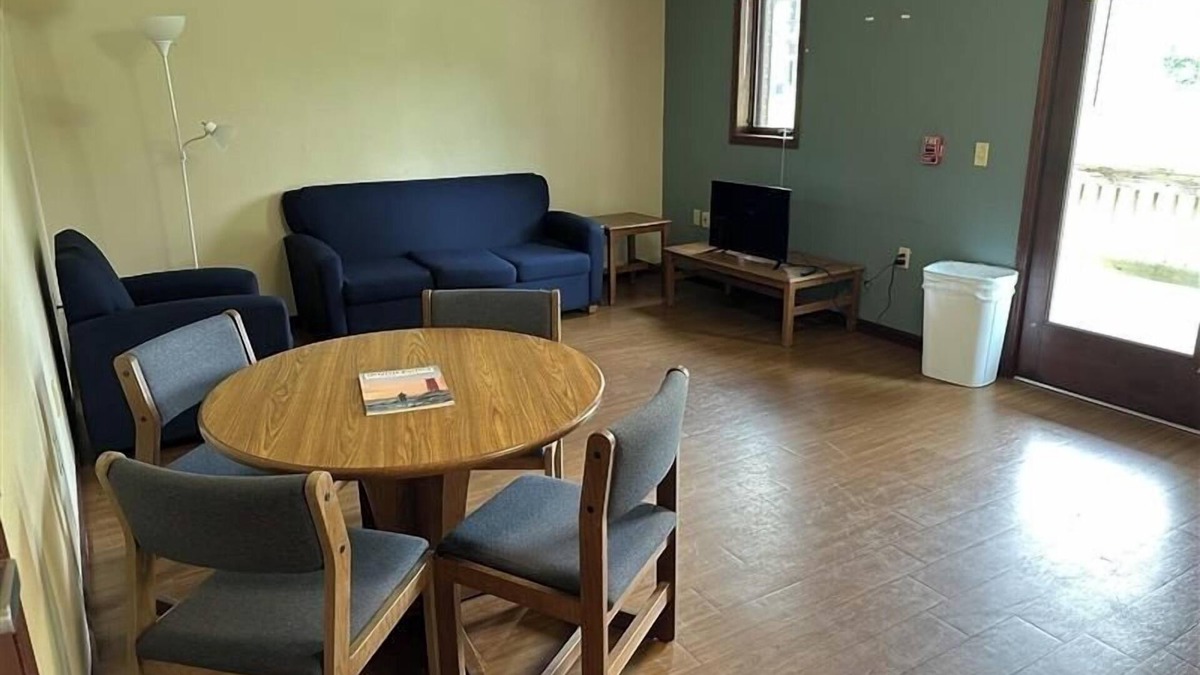 Plymouth Apartment | Apartment Centrally Located