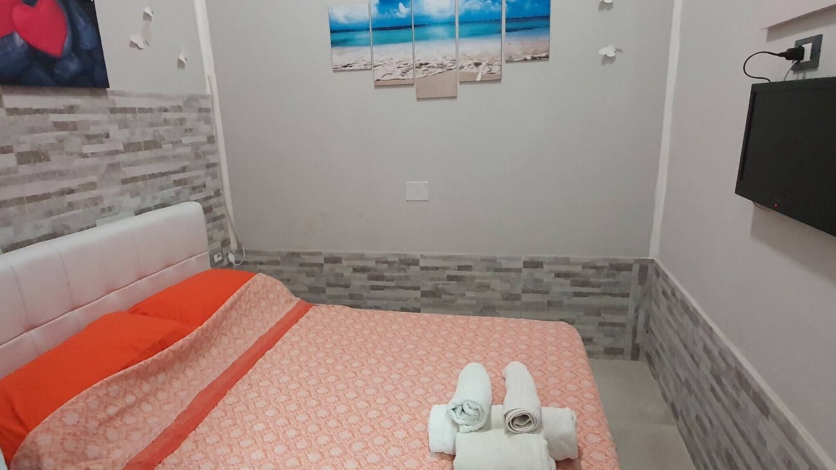 Alcamo Historic Center Apartment | Apartment 'Centro Di Alcamo' with Balcony, Wi-Fi and Air Conditioning
