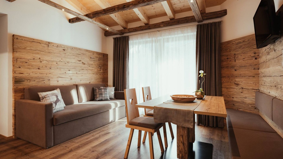 San Genesio Apartment | Apartment "Chalet La Flüta Viola" with Mountain View, Balcony and Wi-Fi