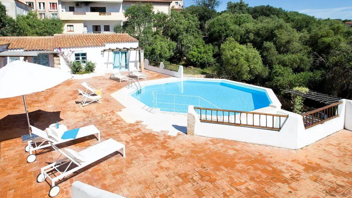 San Pantaleo Apartment | Apartment "Charming house in San Pantaleo" with Shared Pool, A/C, Wi-Fi & Terrace