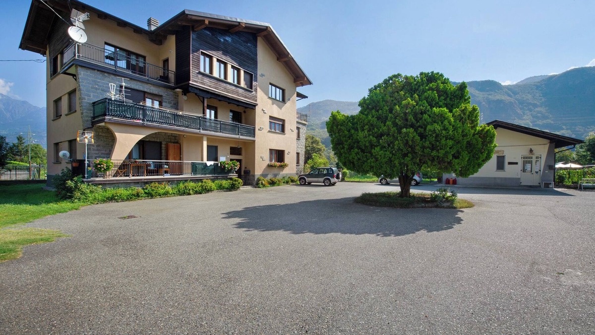 Fabbrica Apartment | Apartment 'Chez Sabrina' with Mountain View and Private Terrace