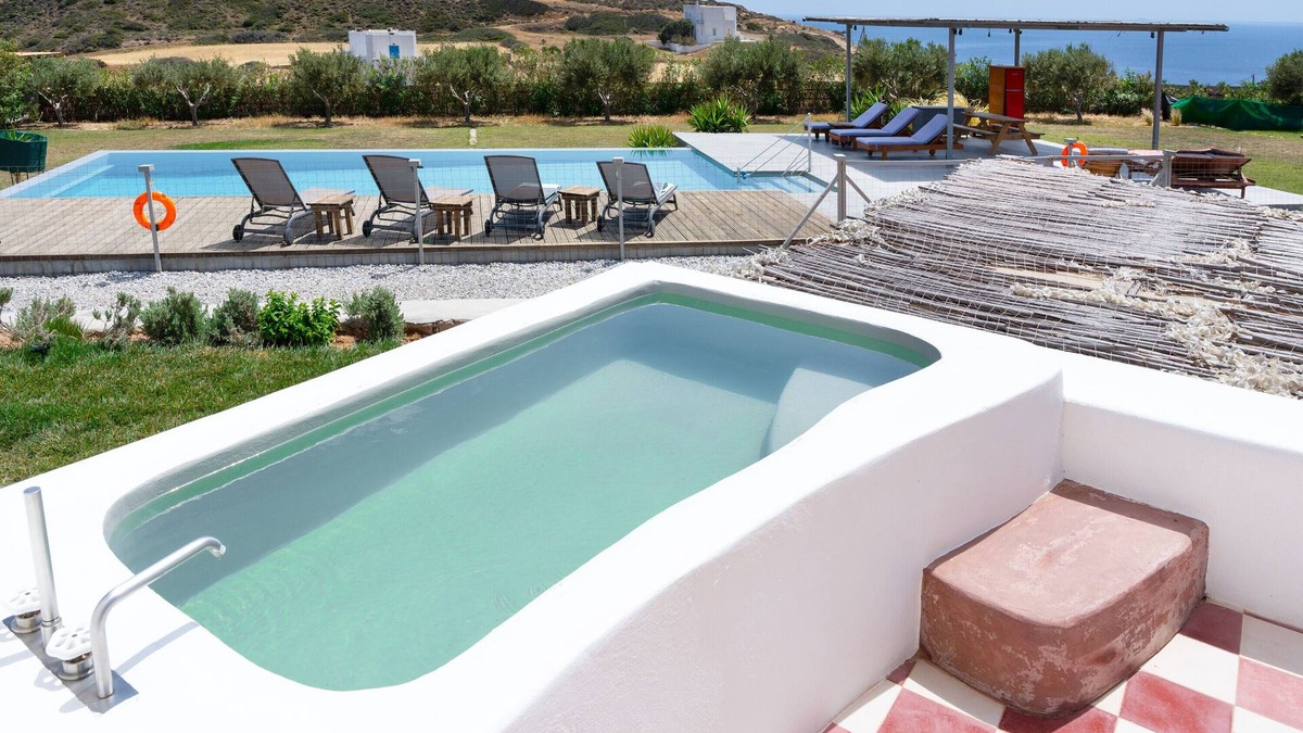 Milos Apartment | Apartment 'Chili Moon' with Sea View, Wi-Fi and Air Conditioning