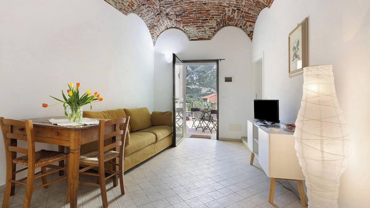 Toirano Apartment | Apartment 'Ciliegio Agriturismo La Ferla' with Private Terrace and Air Conditioning