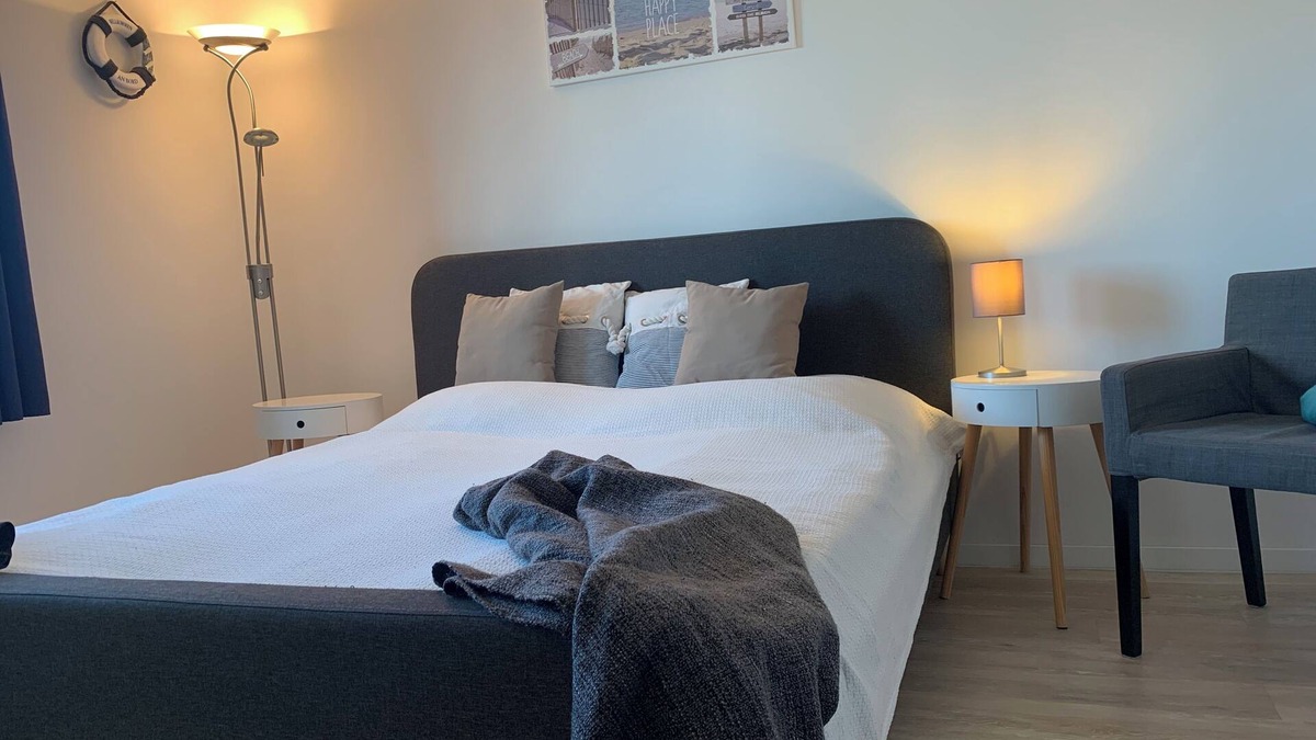 Schwerin Apartment | Apartment close to the city center & with a view of the countryside, incl. bike room