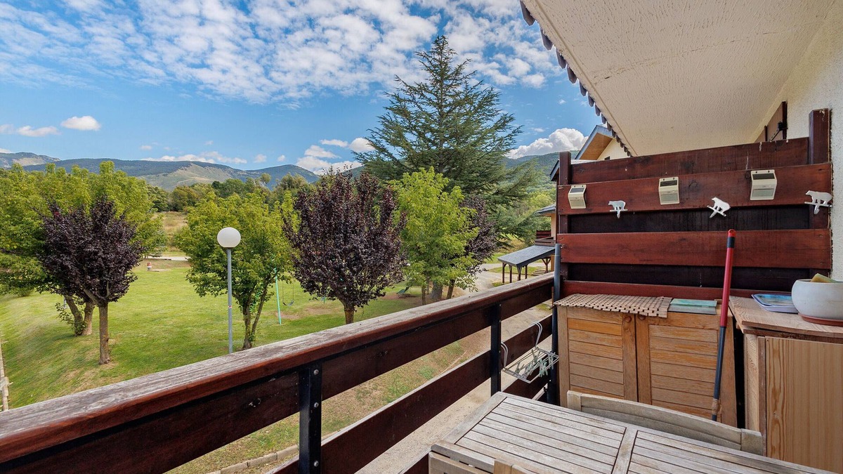 Sainte-Leocadie Apartment | Apartment 'Cocoon for Two in the Mountains' with Mountain View, Balcony and Wi-Fi