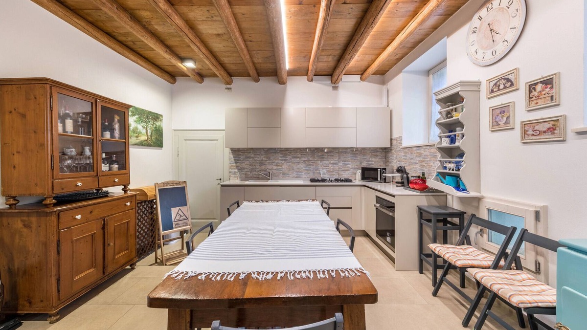 Gargagnago di Valpolicella Apartment | Apartment 'Corte Lavarini The Magic At Sight' with Private Garden, Wi-Fi and Air Conditioning