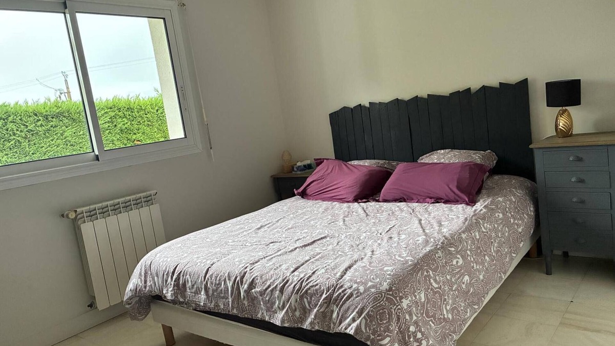 Pompignac Apartment | Apartment 'Côté Jardin Parc Saint Martin' with Shared Garden and Wi-Fi