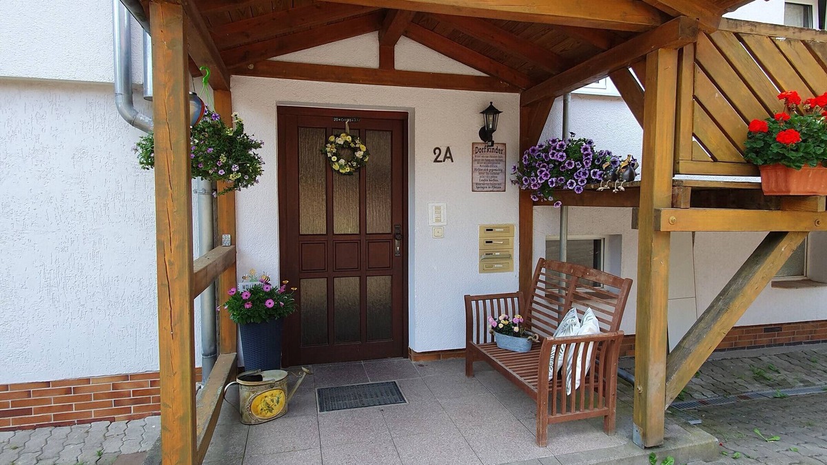 Naumburg Apartment | Apartment 'D Und R Schwesternherz' with Wi-Fi