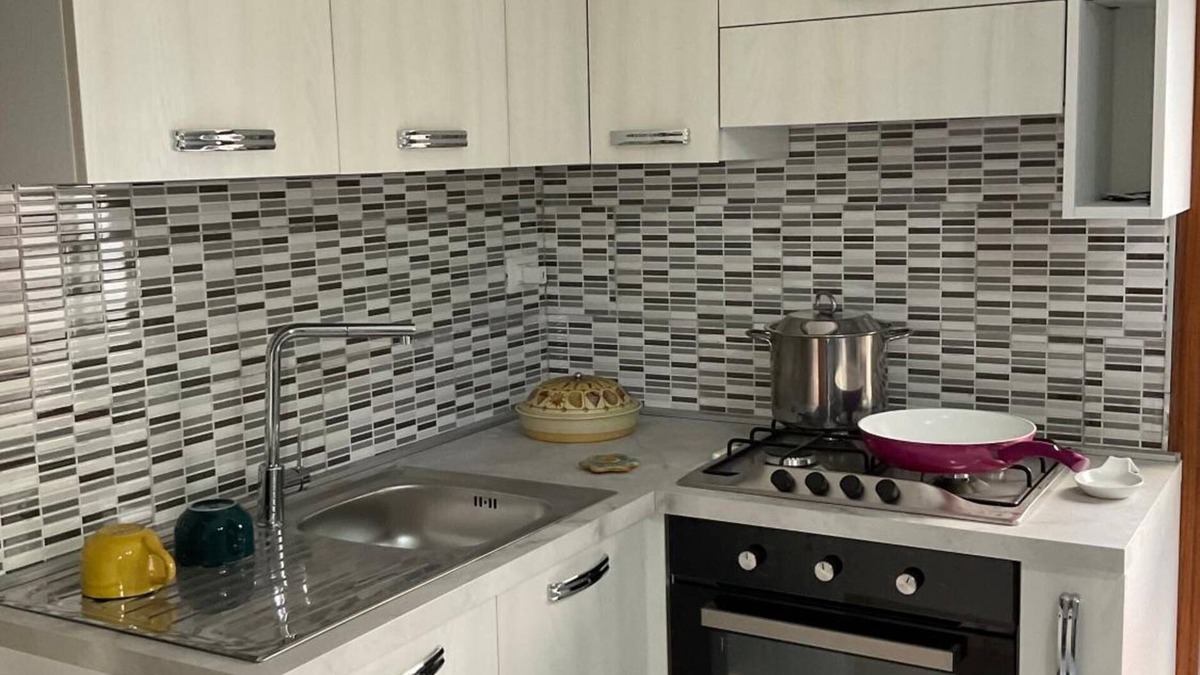 Lequile Apartment | Apartment 'Da Nonna Lucia' with Private Terrace, Wi-Fi and Air Conditioning