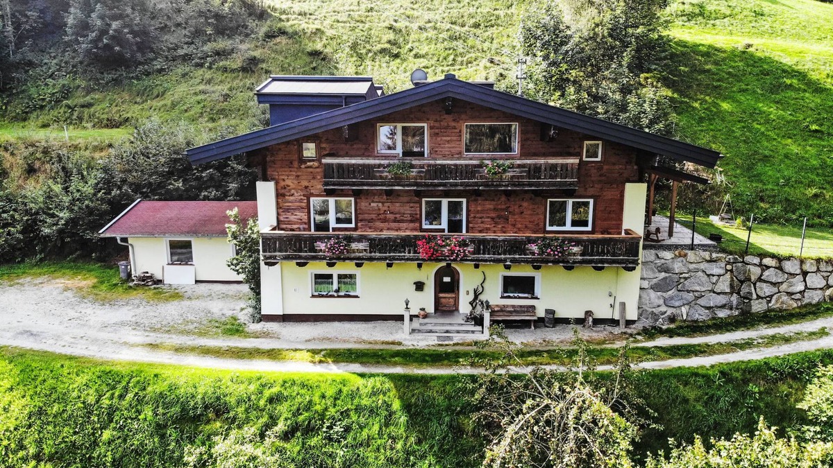 Hollersbach im Pinzgau Apartment | Apartment Daniel by Interhome