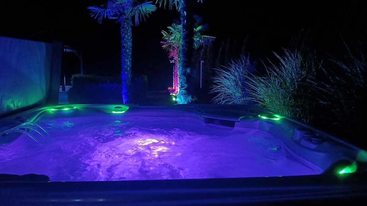 Neunkirchen am Brand Apartment | Apartment 'Wohlfühloase Ermreuth' with Mountain View, Private Pool and Wi-Fi