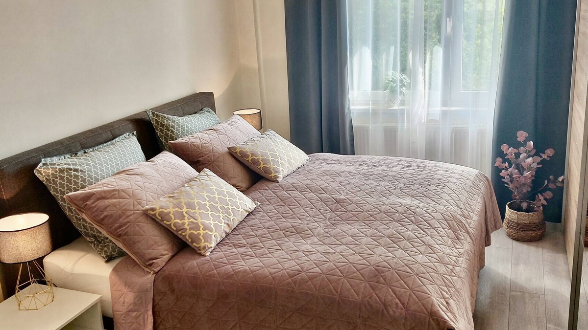 Reinhardtsdorf-Schoena Apartment | Apartment 'Am Hochwald' with Mountain View, Private Terrace and Wi-Fi