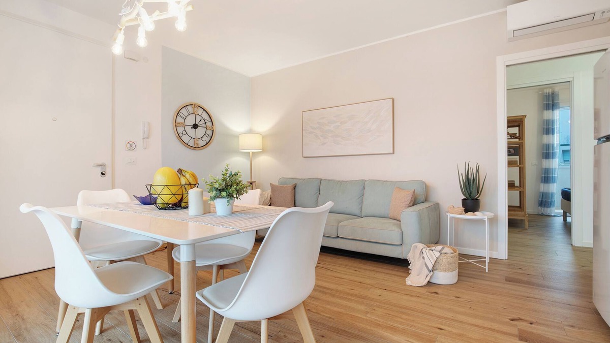 Lido di Jesolo Apartment | Apartment 'Deluxe 4' with Private Terrace, Wi-Fi and Air Conditioning