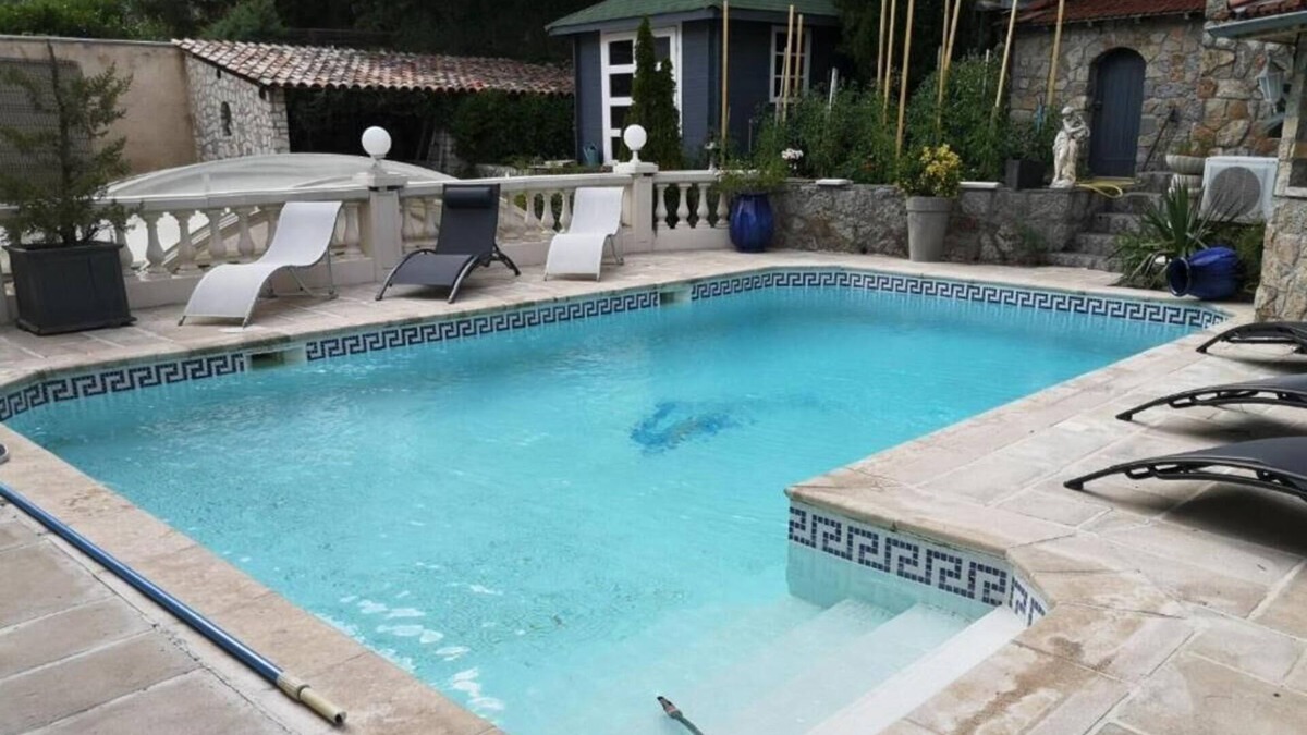 Digne-les-Bains Apartment | Apartment "Design avec Piscine" with Mountain View, Private Pool & Wi-Fi