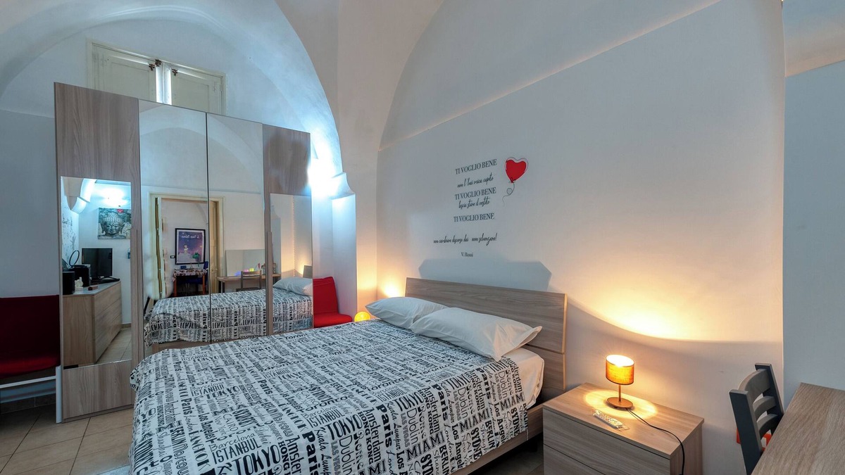 Monteroni di Lecce Apartment | Apartment 'Dimora Storica Monteroni Di Lecce' with Private Terrace, Wi-Fi and Air Conditioning