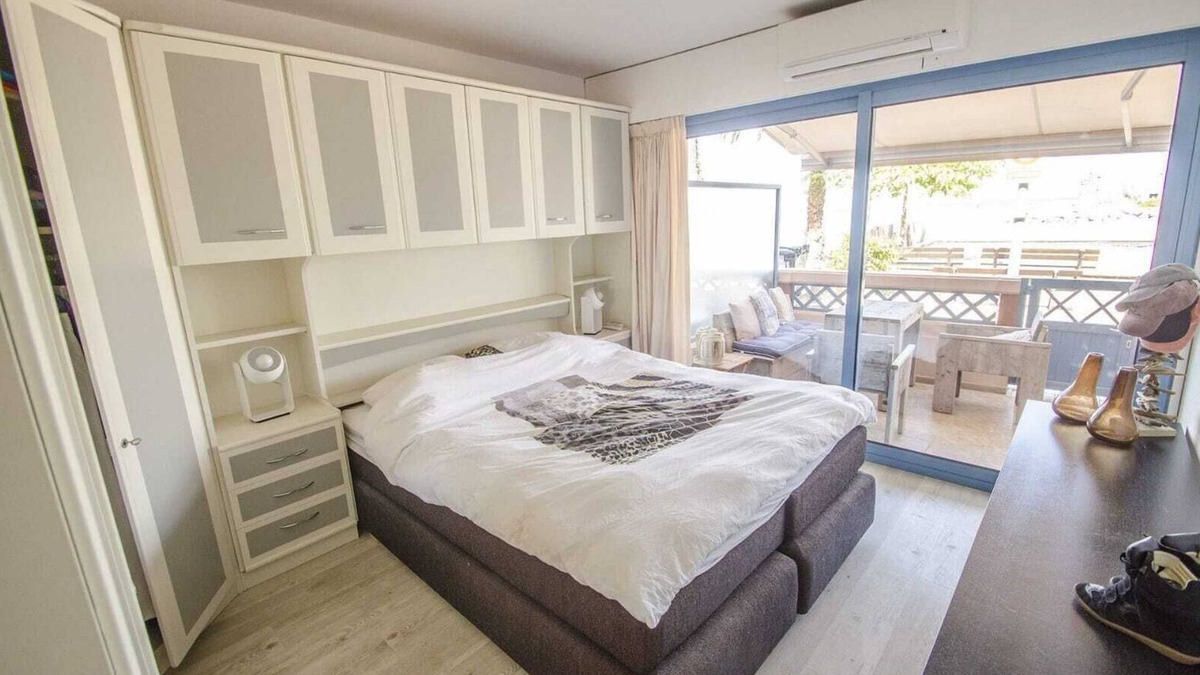 Theoule-sur-Mer Apartment | Apartment directly on the beach