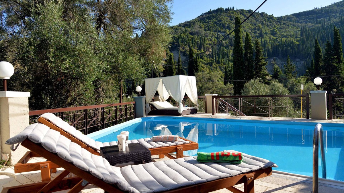 Agios Gordios Apartment | Apartment 'Doliva Studio' with Private Pool, Mountain View, Wi-Fi and Air Conditioning