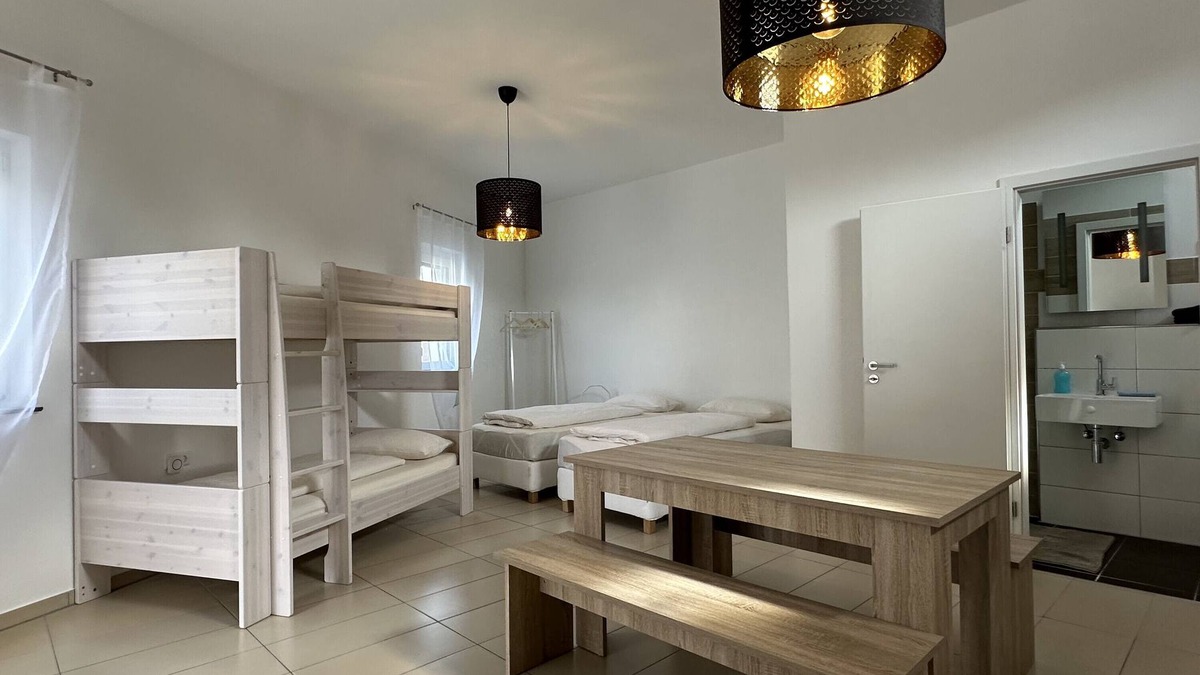 Koetz Apartment | Apartment 'Dreams Unterkunft' with Wi-Fi and Air Conditioning