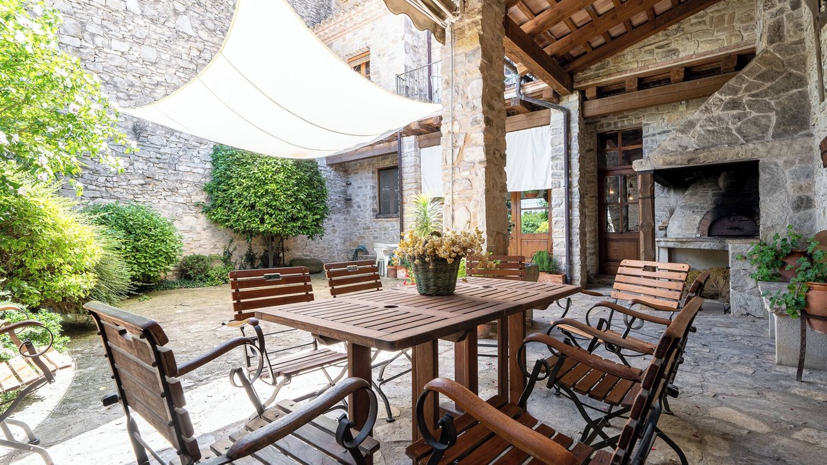 Conesa Apartment | Apartment 'El Clos 1' with Mountain Views, Private Terrace and Wi-Fi