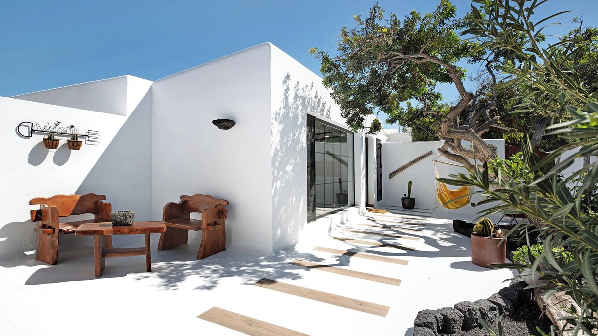 Arrecife Apartment | Apartment "El Jable" with Mountain View, Garden, A/C & Wi-Fi