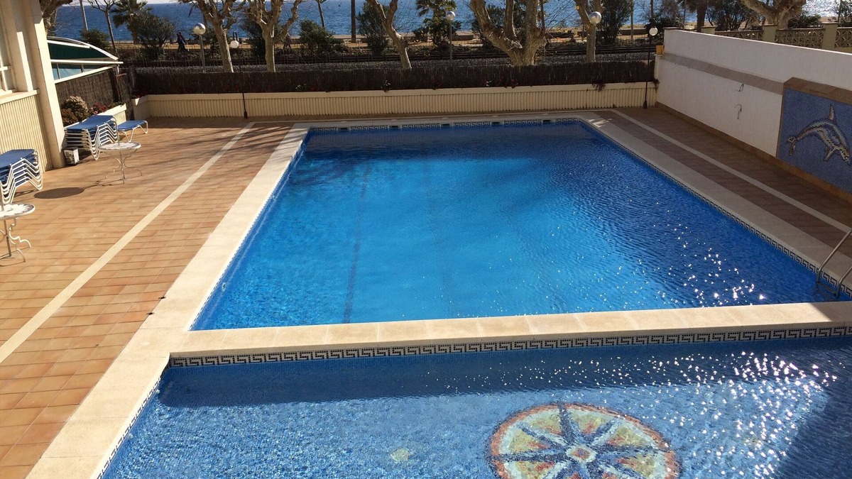 Calella Apartment | Apartment en la Calle diputacion de Calella.for 6 people, Ideal for families