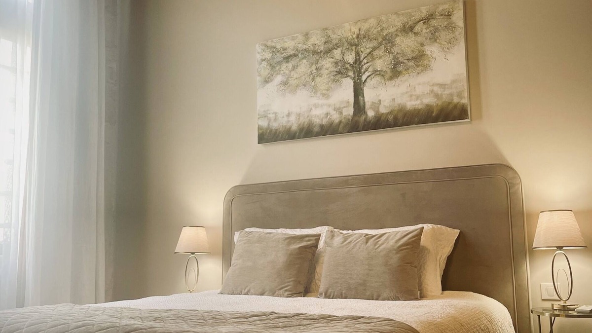 Aigues-Mortes Medieval City Apartment | Apartment-Ensuite with Bath-Terrace