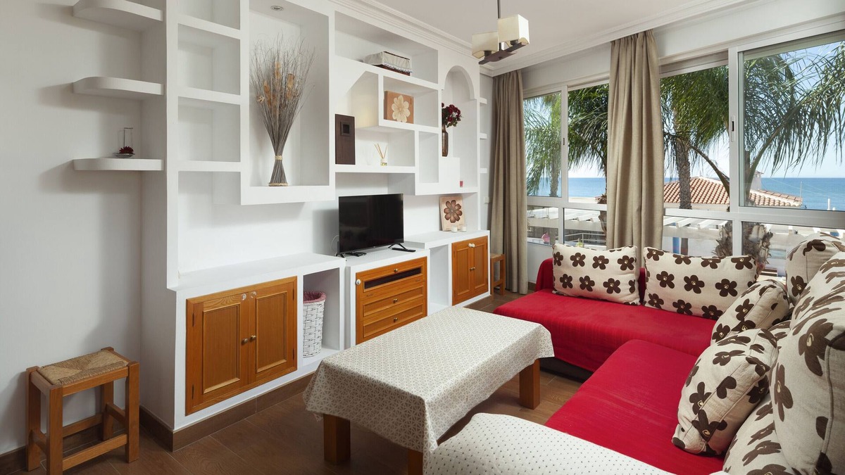 La Cala del Moral Apartment | Apartment 'Apartamento Bellamar' with Sea View and Air Conditioning