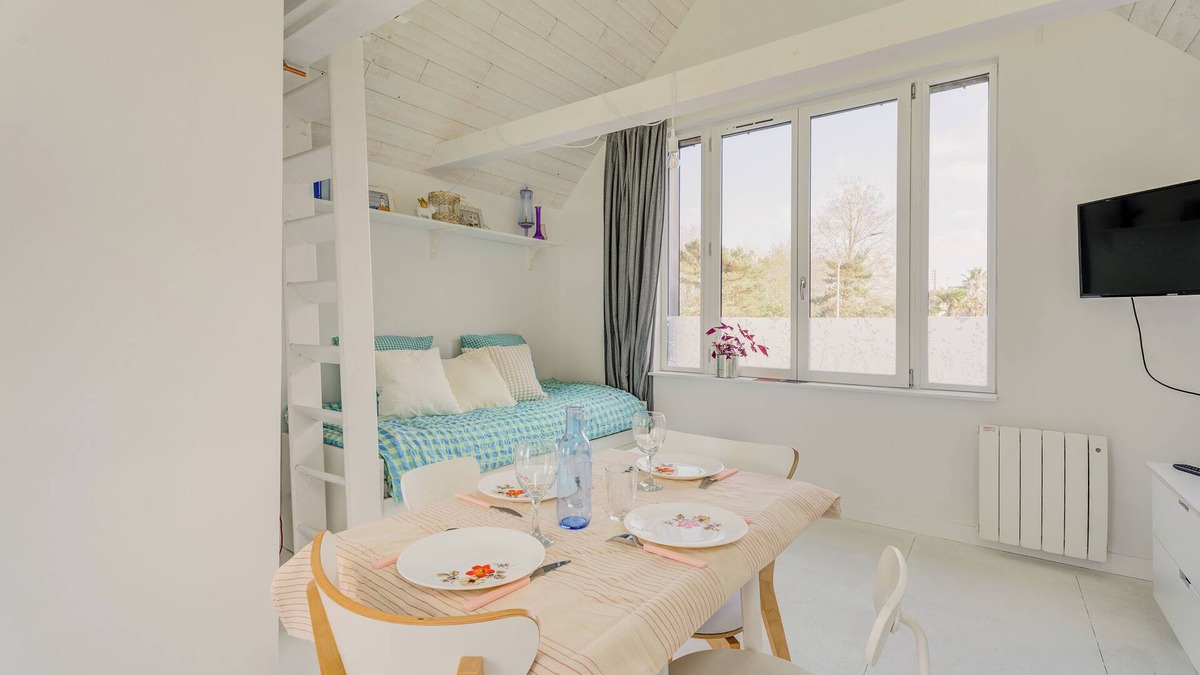 Dinard Apartment | Apartment 'Et Terrasse Dinard 4p' with Private Terrace, Balcony and Wi-Fi