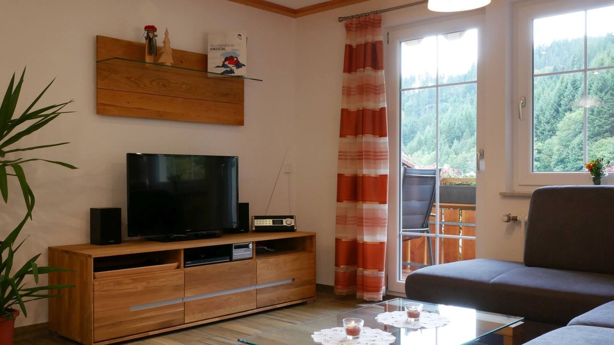 Wolfach - Saint Roman Apartment | Apartment 'Eulennest' with Shared Pool, Private Terrace and Wi-Fi