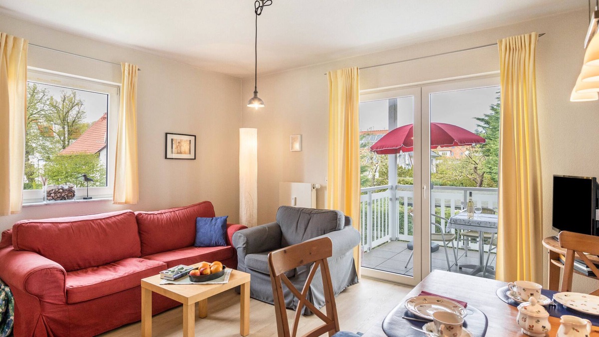 Nienhagen Apartment | Apartment 'Ferienwohnung Strandnähe' with Balcony and Wi-Fi