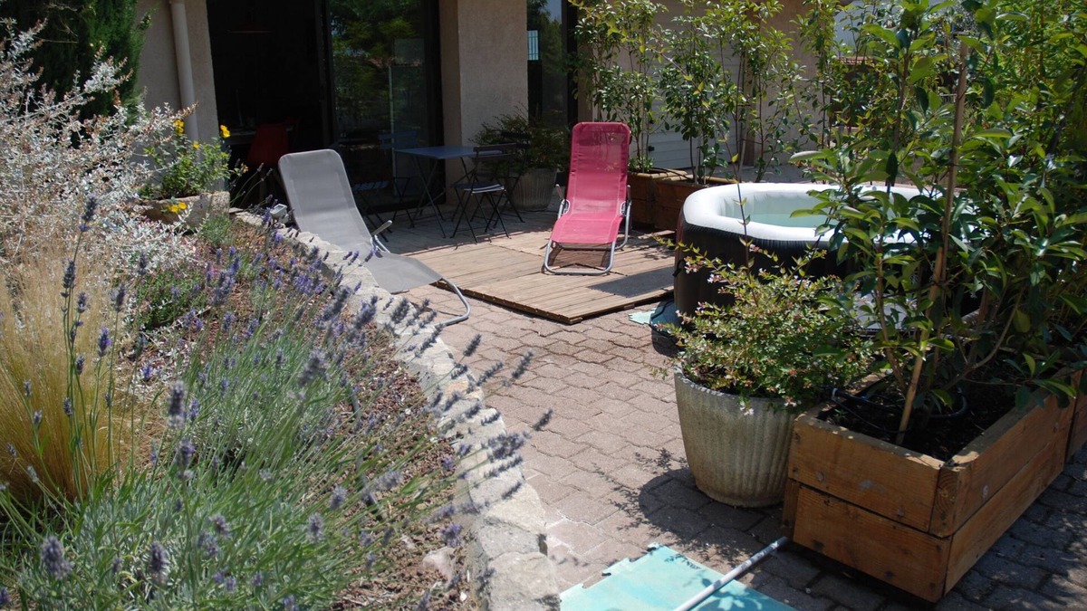 Chateaurenard House | apartment f2 2/4 pl avignon festival.