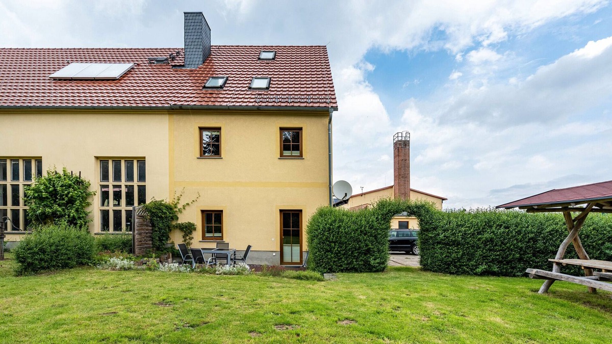 Loebau Apartment | Apartment 'Familie Nahrstedt Wildblick' with Private Garden and Wi-Fi