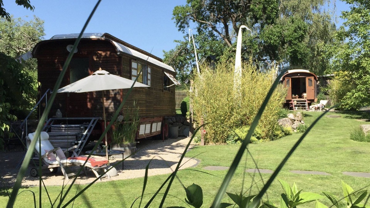 Hummel Apartment | Apartment 'Familienurlaub Im Zirkuswagen' with Private Garden and Wi-Fi