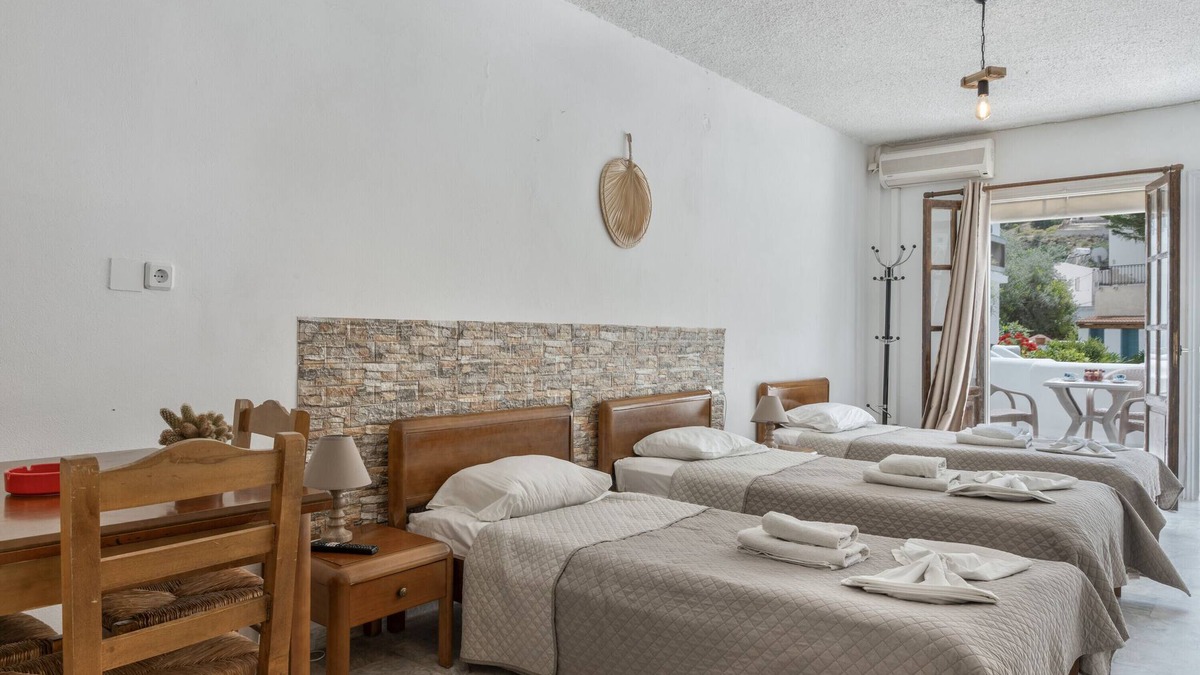 Kalymnos Town Apartment | Apartment 'Family Room No 2' with Mountain View, Wi-Fi and Air Conditioning